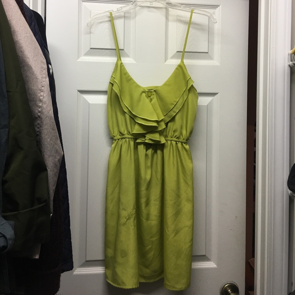 Green ruffled dress- M